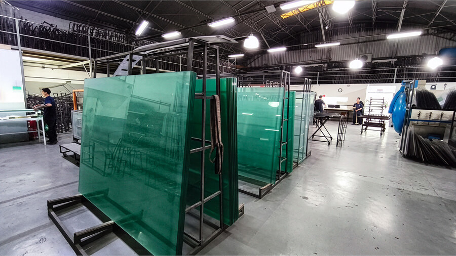 Fabricação de vidro blindado - Seleção de Matérias-Primas