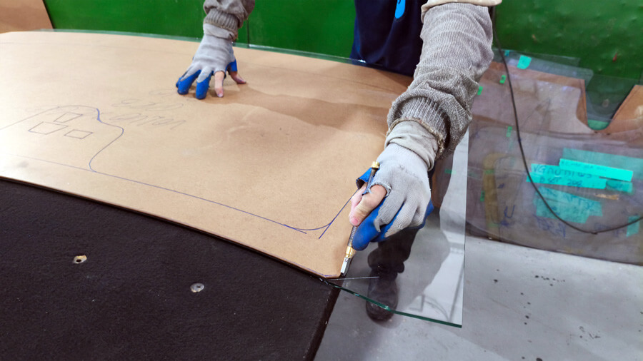 Fabricação de vidro blindado - Corte